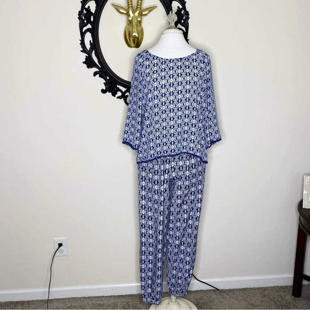 Xhilaration Dark Blue and White Print Top and Matching Pants Set